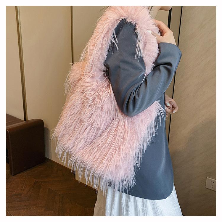 New Autumn and Winter Fashion Armpit Large-capacity Shoulder Bag, Foreign Style Hair Bag, Commuter Handbag, Plush Women's Bag