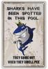 Danger Zone Requins Plaque Métallique Vintage Boîte Man Cave pour Hommes Femmes Décor Mural pour Bars Restaurants Cafés Pubs 12x8 Pouces