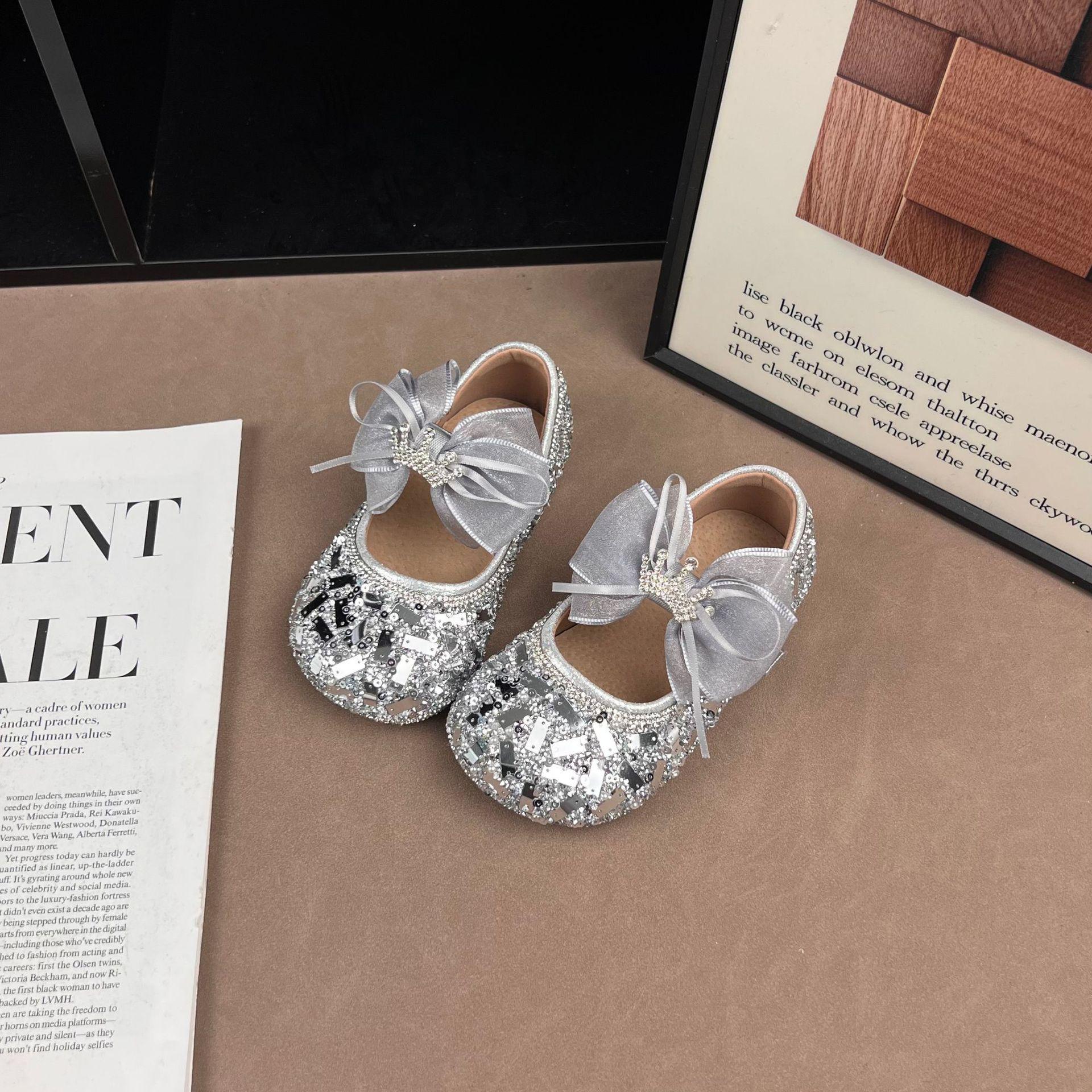 Girls  Sequin Bow Princess Shoes: 2026 Spring/Autumn, Non-Slip, Thin Sole Flats for Little Girls 22 серебряный