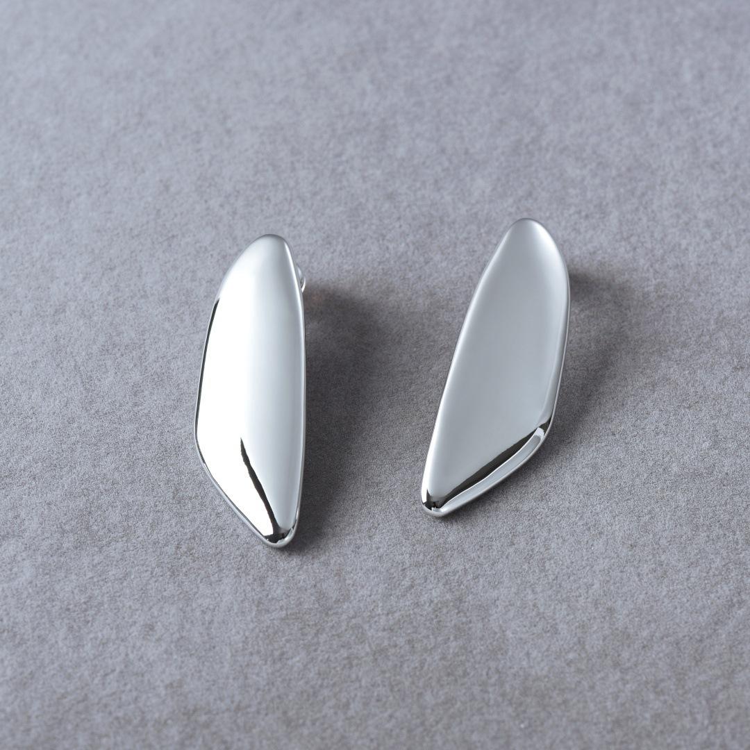 

Wind Exaggerated Personality Irregular Metal Earrings S925 Silver Needle Earrings Simple And Cold Wind Advanced Earrings