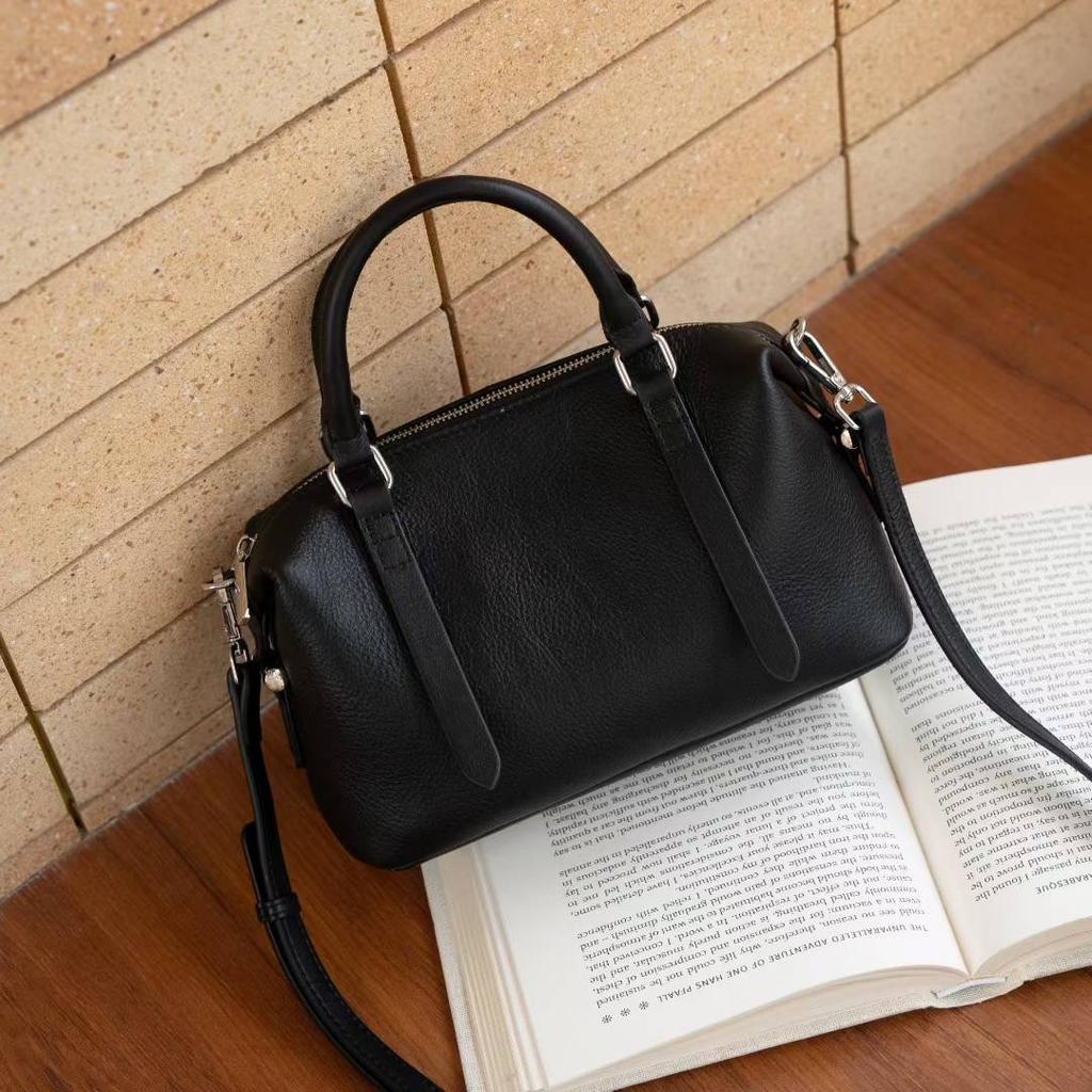 Natural Genuine Leather Women's Bag - Luxury Cowhide Handbag with Pillow Design,Crossbody Shoulder Bag for Ladies' Elegant Style