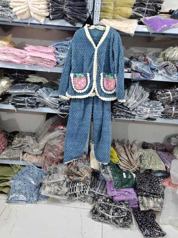 Women's Sweet Style Coral Fleece Pajamas Set with Rabbit Head Jacquard and Bowknot, Thickened for Autumn and Winter 2025.