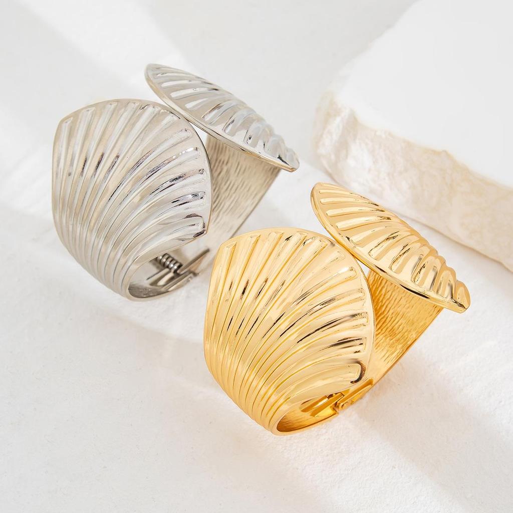 Ensemble de Bracelets Européens et Américains de Mode en Alliage Coquille Saint-Jacques Ressort