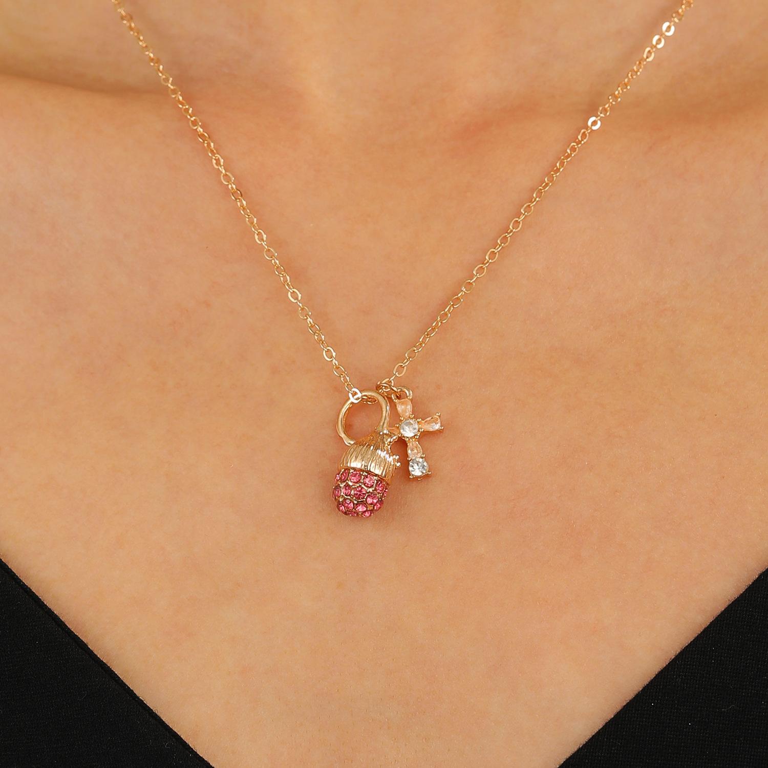 

Light Luxury High End Feel Carrot Pinecone Shaped Inlaid Imitation Zircon Cross Pendant Necklace 1 pcs