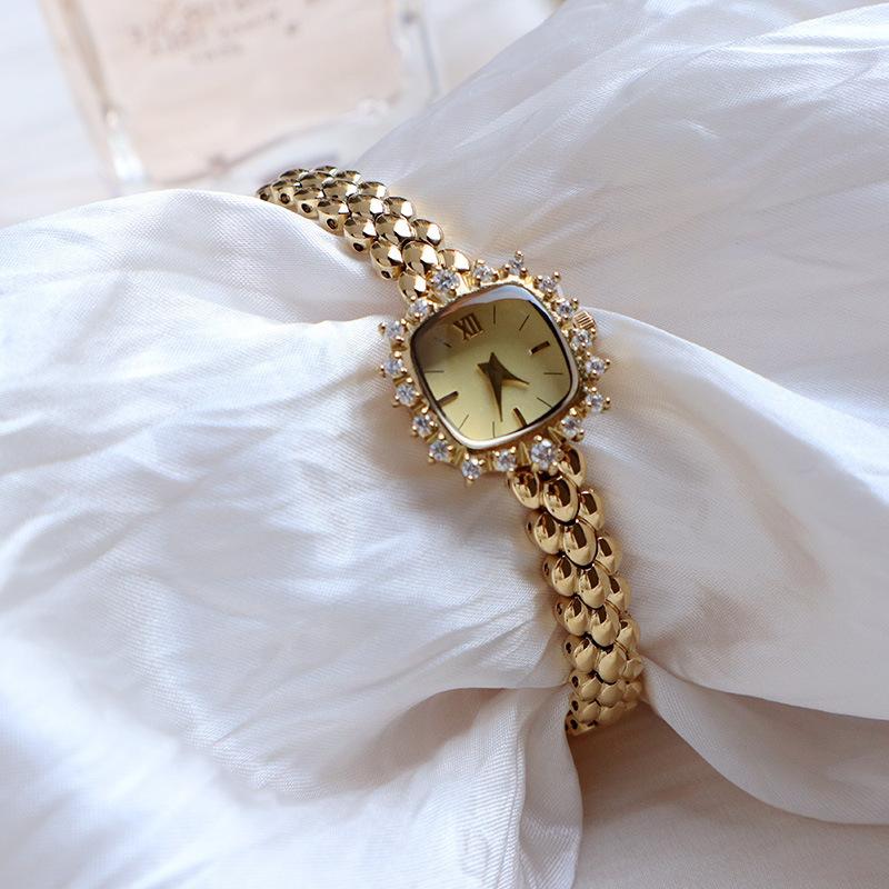 High-End Sense Niche Retro High-End Fashion Thin Chain High-End Women S Quartz Small Square Watch