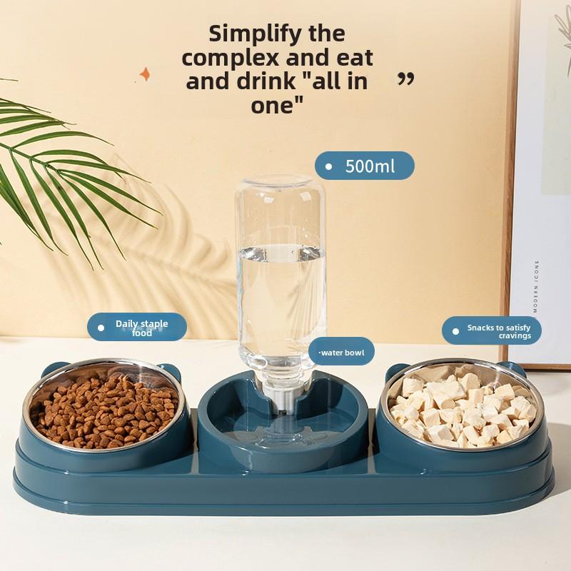 Bolul dublu pentru pisici cu gură înclinată este echipat cu un bazin automat pentru băut și mâncat pentru a preveni răsturnarea acestuia.