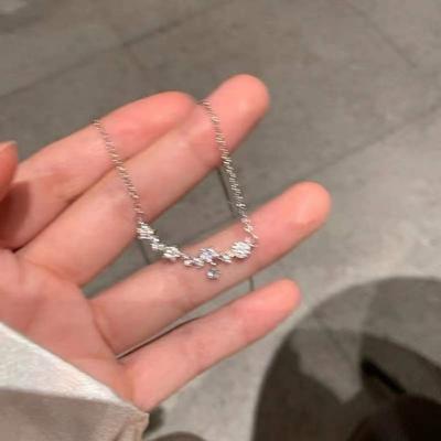 Autumn and Winter Versatile Collarbone Chain Star Necklace Female Niche Design Collarbone Simple Cold Accessories Simple Necklace