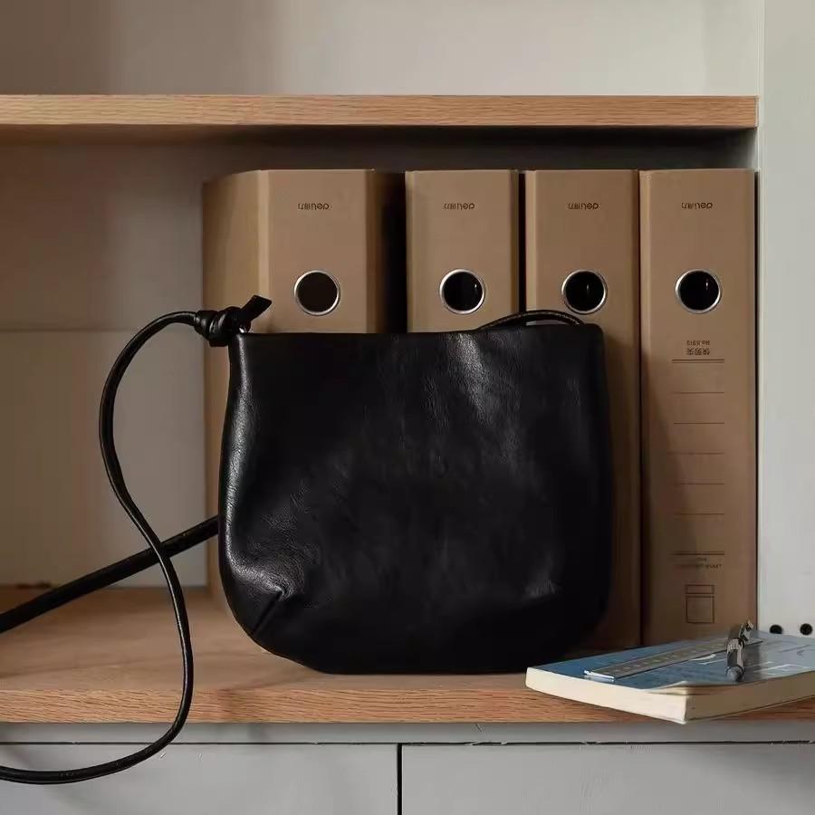 Женская сумка Ретро Мягкая кожа растительного дубления Нишевый дизайн Сумка через плечо Сумочка для мобильного телефона Красная Элегантная Pack of 1 1825₽