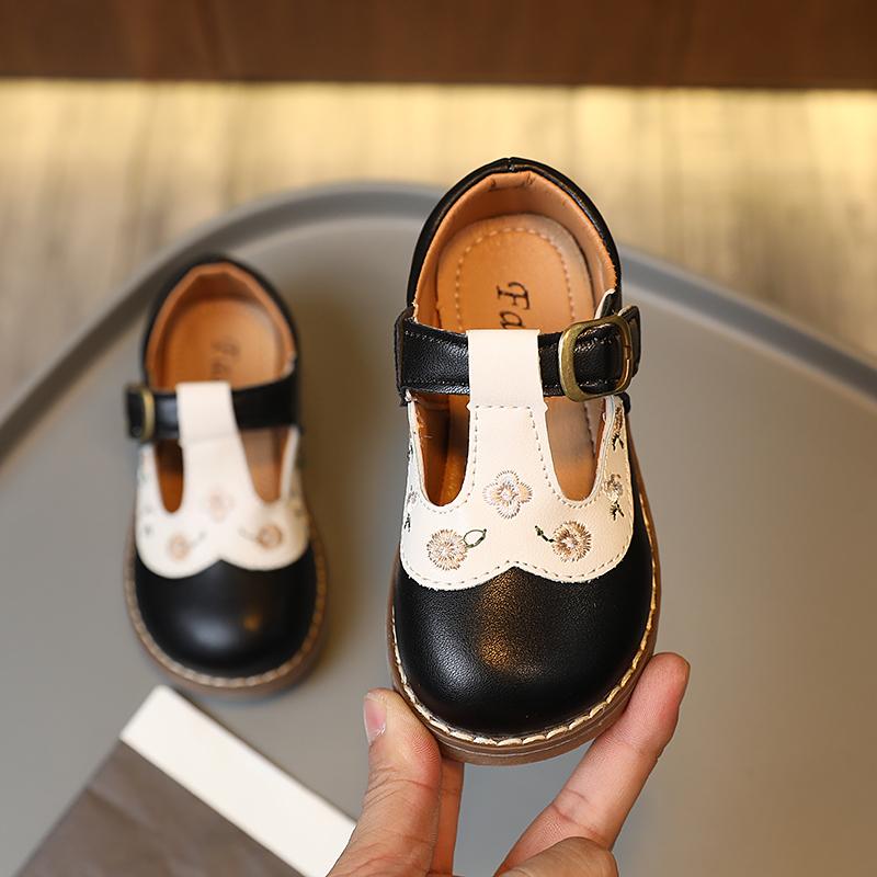 

Детские туфли с круглым носком, вышивкой, милые, пэчворк, лолита, на липучке, детская мода 2024, с круглым носком, на плоской подошве, в японском стиле, из полиуретана 21 чёрный