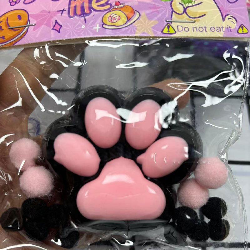 

Пончик в сливочной панировке с рисунком в виде кошачьих когтей — вдохновленный музыкой и медленный отскок, стиль Сяохуншу. 7cm, glossy розовый/чёрный