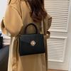 Street Style Pu Small Square Bag With Zipper Closure For Daily Womens Fashion