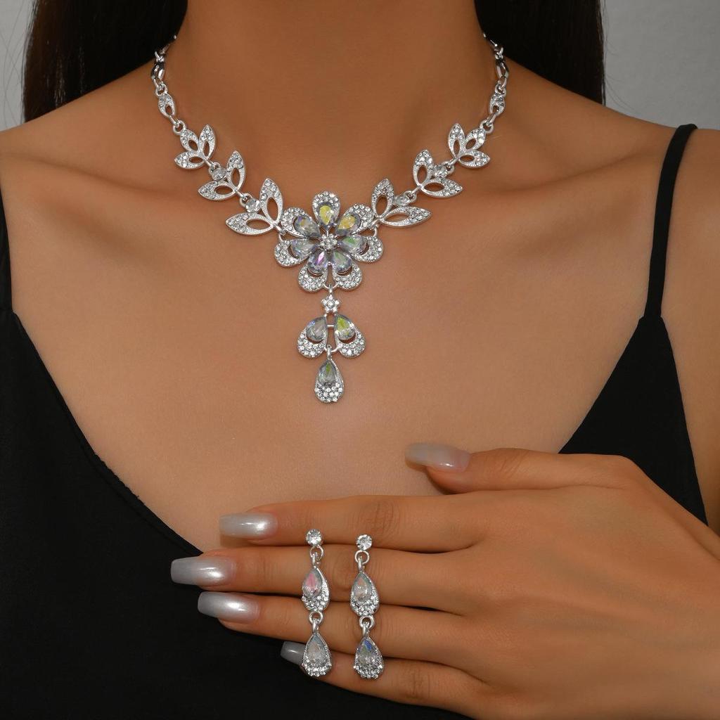 Elegant Rhinestone Floral Jewelry Set: European & American Bride Necklace & Earrings for High-End Parties