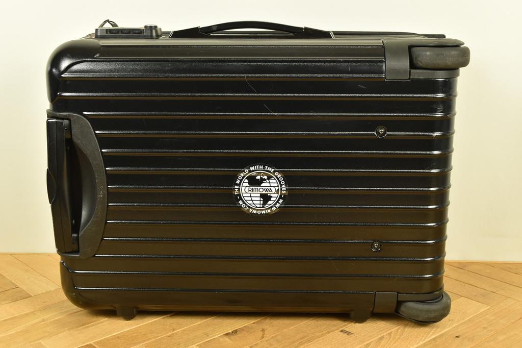 Rimowa Salsa Suitcase Carry-On Gloss Black Polycarbonate 33L from Germany