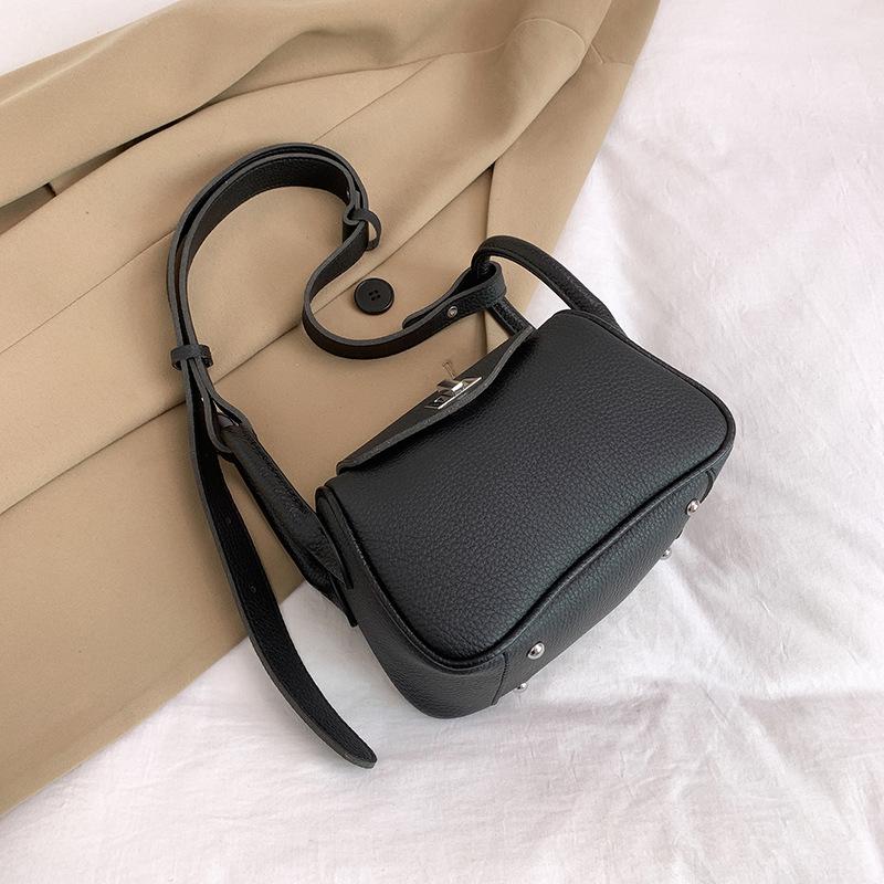 Korean version niche underarm bag women's 2025 new trendy spring fashion lychee pattern vegetable basket bag personalized messenger bag