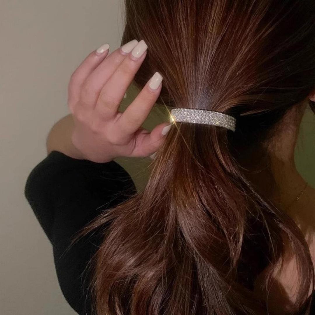 

Exquisite Diamond-Encrusted Hairpin for the Back of the Head, Versatile Ponytail Clip, Trendy Hair Accessory for Updos
