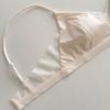 Japon % soie de mûrier sans couture triangle soutien-gorge femmes fortes poitrines montrent petites anti-affaissement sans armature