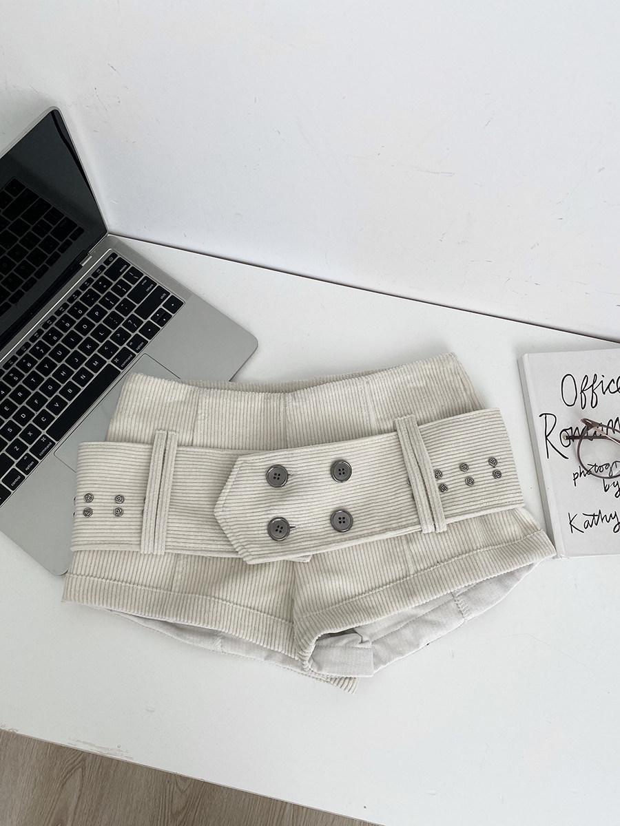 

Cool & Spicy Women s Corduroy High-Waist Rivet Belt Shorts - Autumn/Winter Hip-Hugging Slim Style XS