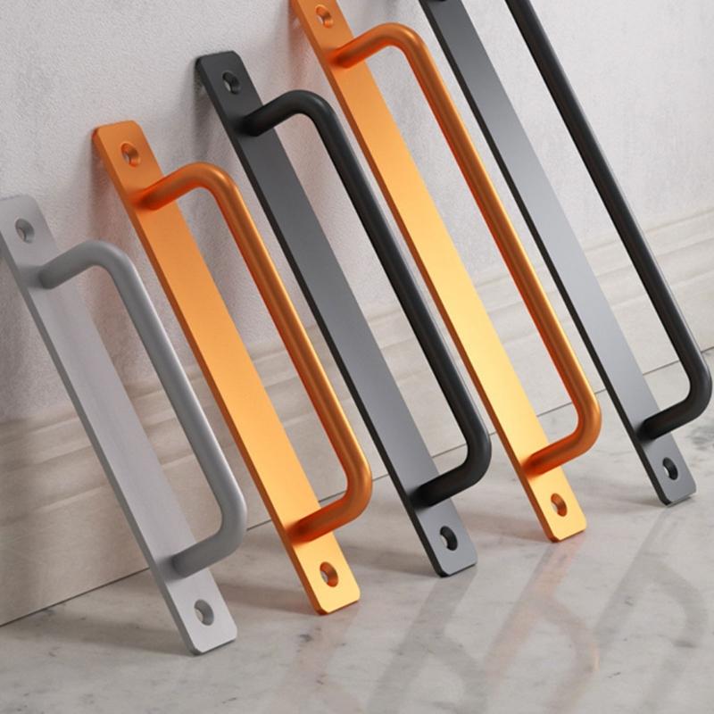 Balení 2 praktických posuvných dveřních klik s roztečí otvorů z hliníkové slitiny s montážními šrouby pro vnitřní i venkovní použití