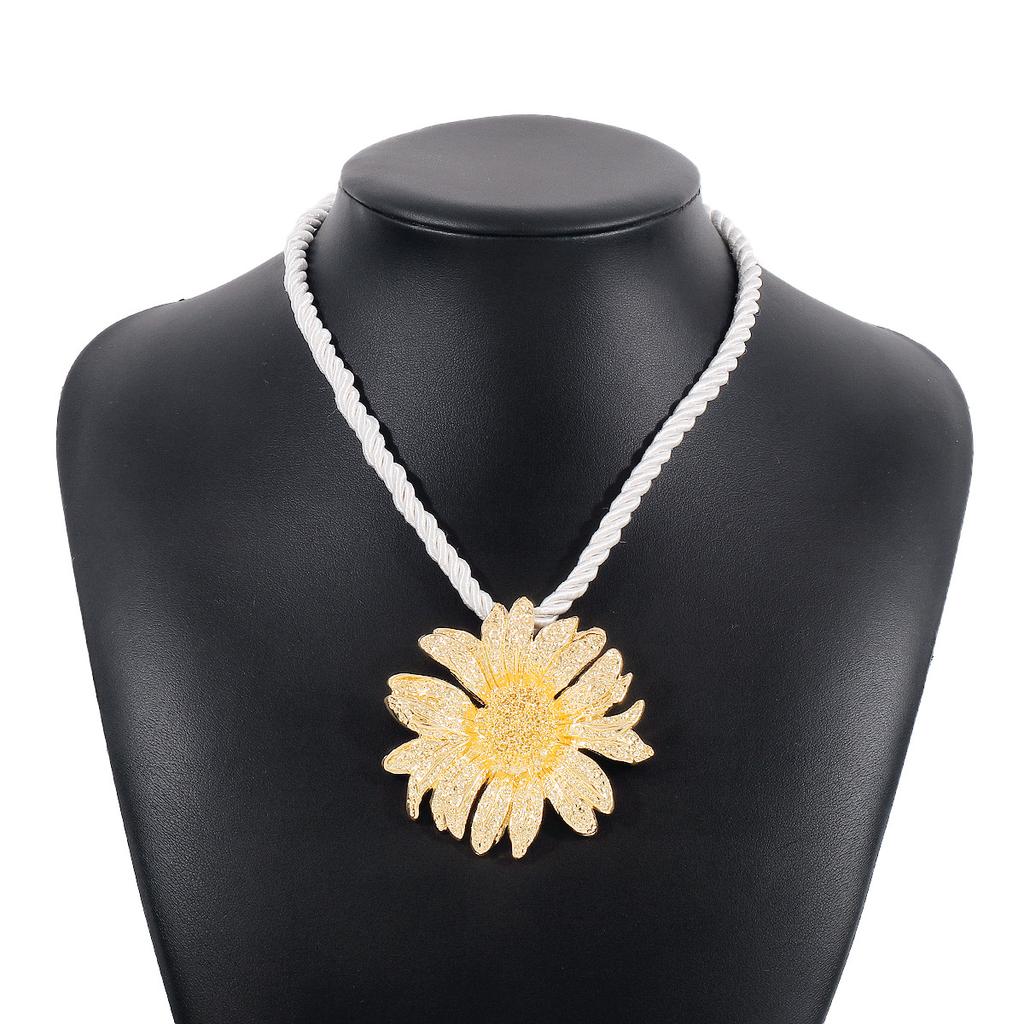 New European American Style Exaggerated Sunflower Necklace Earrings Flower Pendant Clavicle Chain For Women Trendy Jewelry