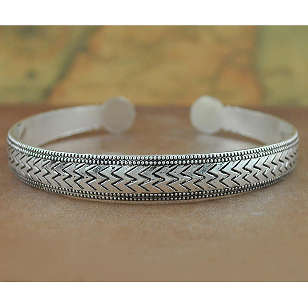 New Retro Cuff Bracelets Tibetan Silver Metal Carving Fish Elephant Flower Bangles Vintage Gypsy Jewelry Female Gifts