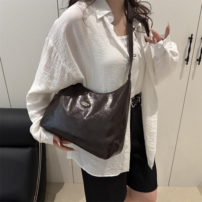 Fashion Large-capacity Women's Bags, New Summer Commuting Versatile Casual High-end Texture Shoulder Messenger Bag
