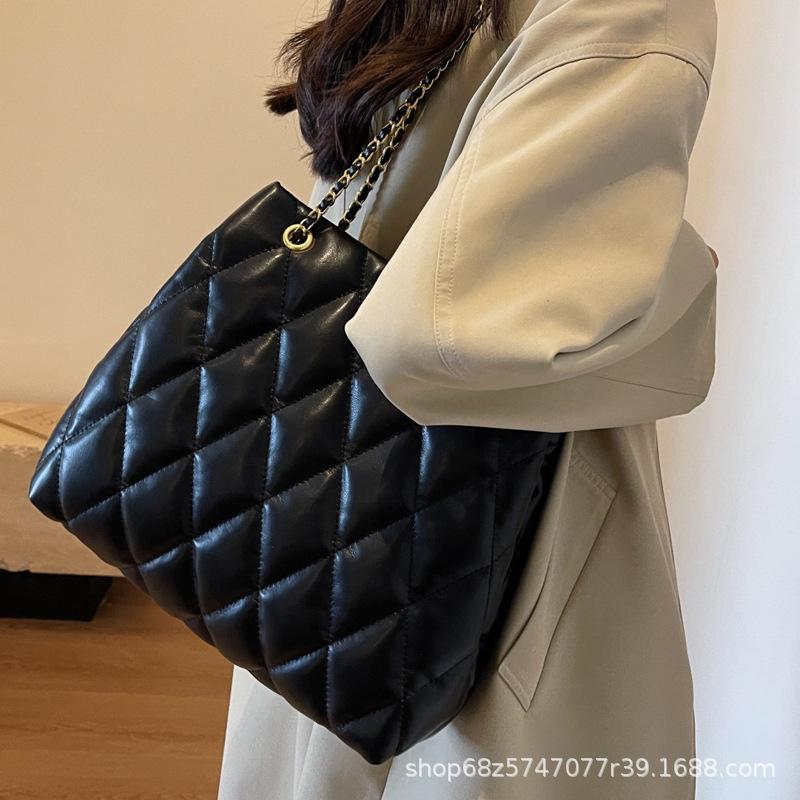 Premium Texture Large-capacity Bag Women's 2025 New Autumn and Winter Fashion Diamond Tote Bag Chain Shoulder Messenger Bag