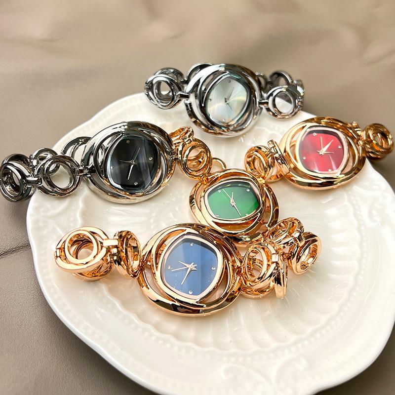 Luxury Classic Gold Bracelet Watch for Women Fashion Wristwatches Alloy Strap Round Dial Quartz Watches Relojs Para Mujer