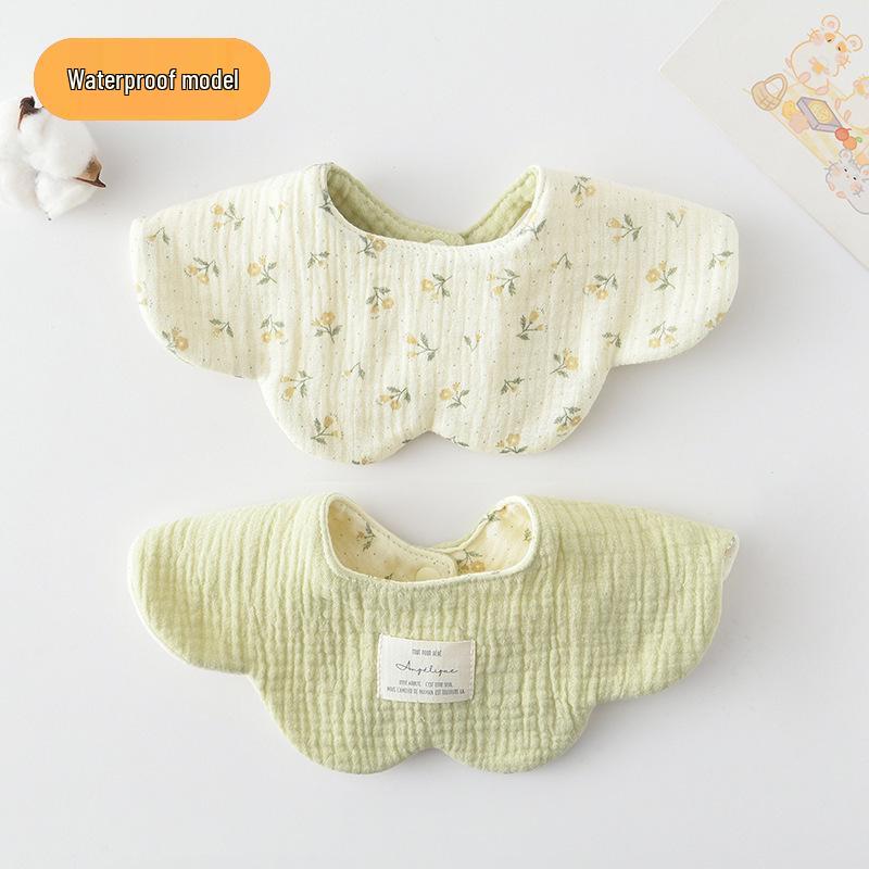 Dwustronny, wodoodporny śliniaczek dla niemowląt w stylu koreańskim z płatkami, wykonany w 100% z gazy bawełnianej