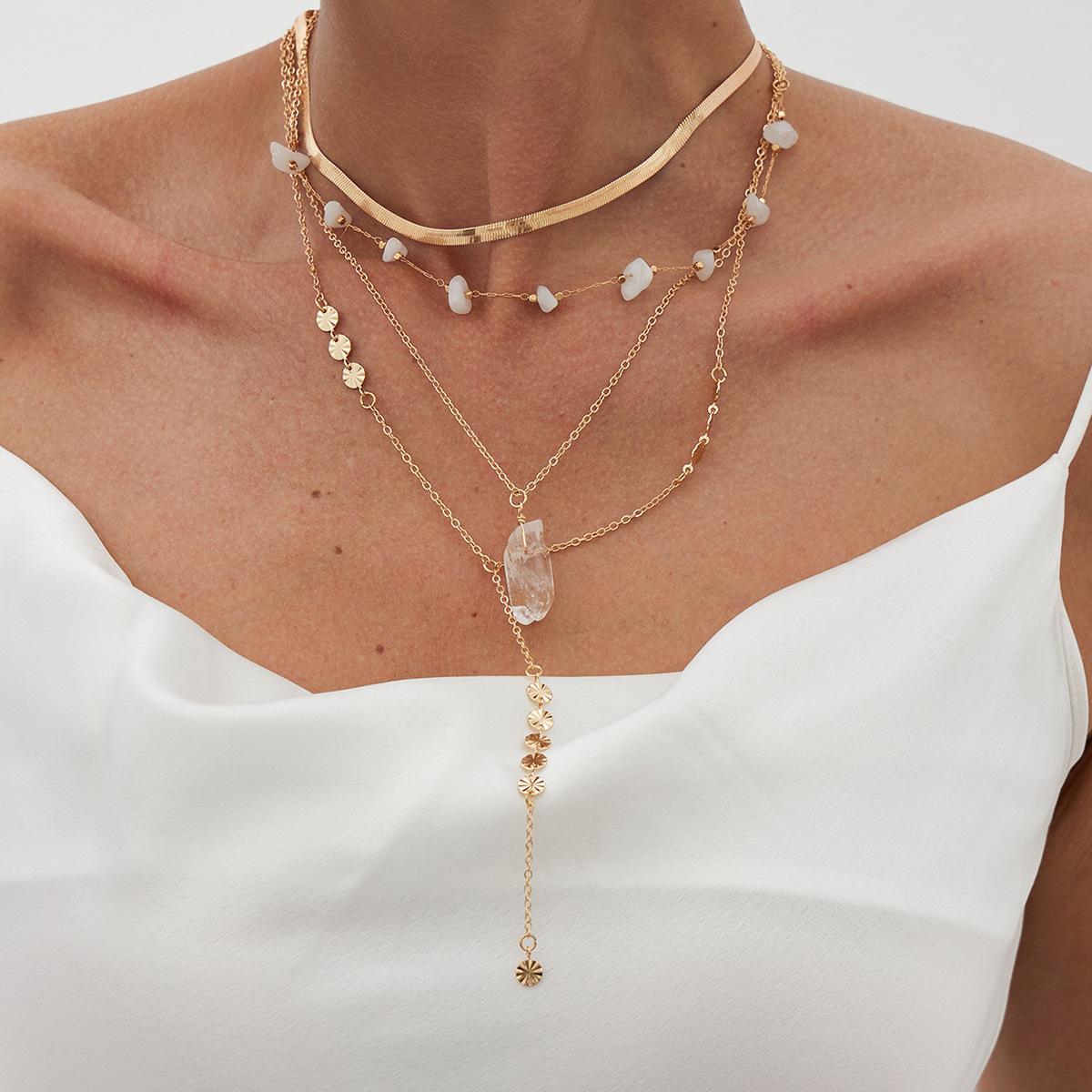 Bohemian Irregular Gravel Crystal Pendant Necklace, Wind Metal Snake Bone Chain Necklace