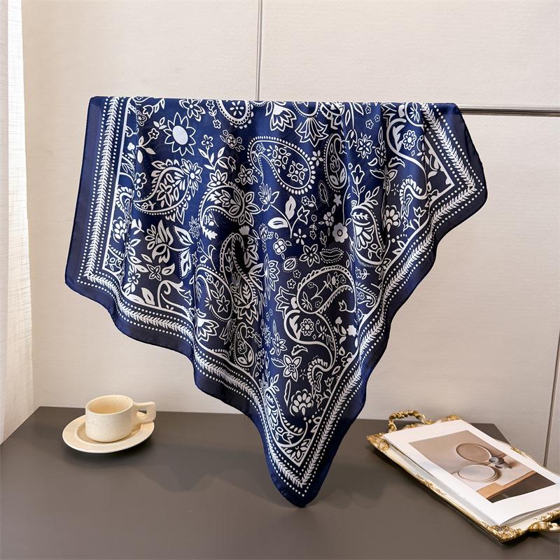 Bohemia Styles Paisley Women Silk 70cm Square Scarf Luxury Female Beach Stoles Echarpe Satin Headband Shawl Wraps Bandana