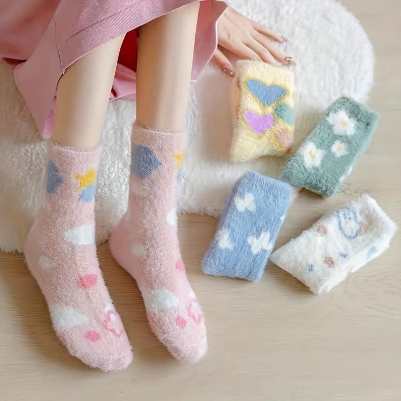 Autumn and Winter 5 Pairs Women's Cartoon Blue Sky White Cloud Butterfly Versatile Warm Plush Mid-Calf Socks