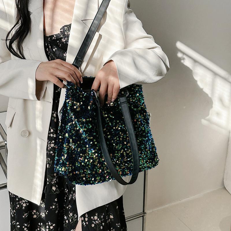 Large Capacity Armpit Bag New 2025 Spring European and American Fashion Sequins Dazzling Shoulder Bag Ins Women's Bucket Bag