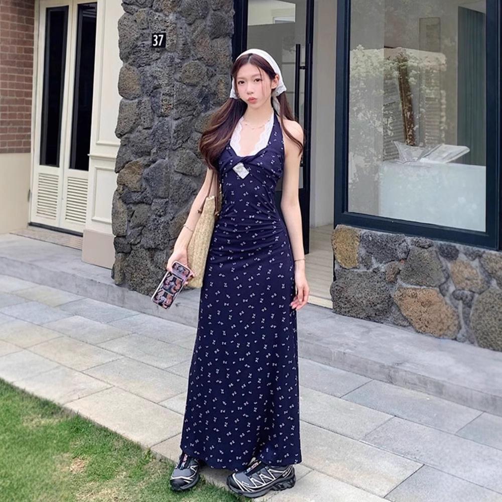 Dámské letní šaty 2025 z francouzské krajky s květinovým vzorem, halterové, s výstřihem do V - Střih zvýrazňující pas, prázdninový styl