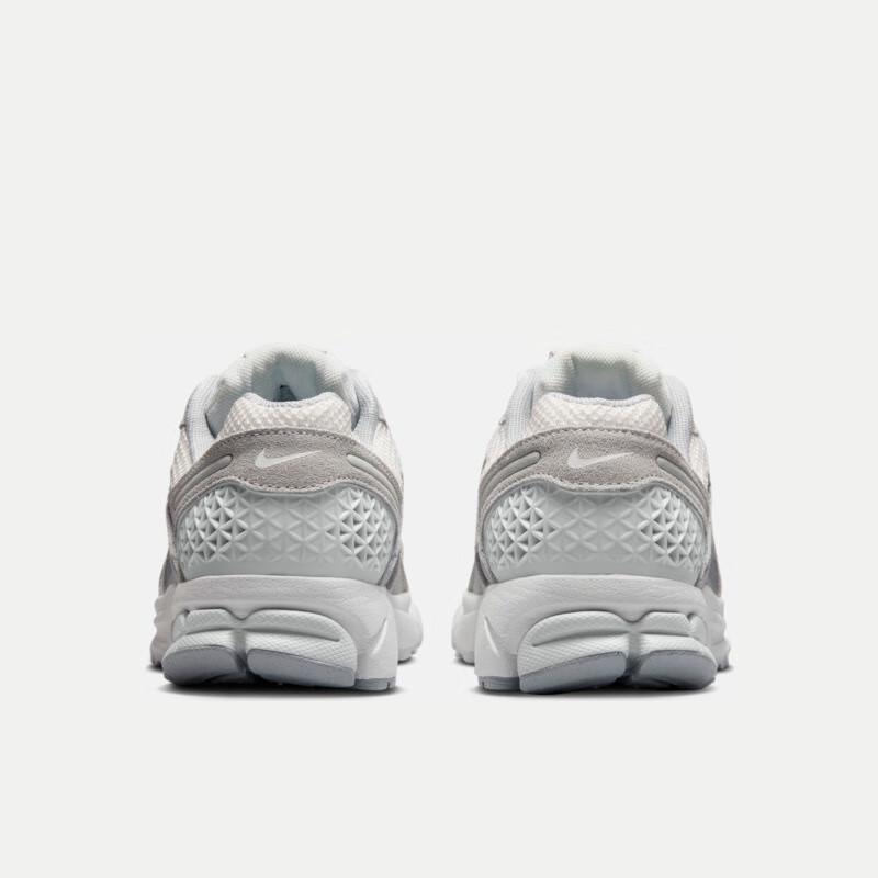 NIKE Women's Casual Shoes ZOOM VOMERO 5 Sneakers