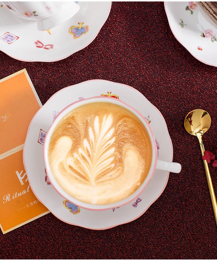 Cana de cafea Alice: Cadou pentru Femei pentru Anul Nou, Ziua de Naștere, Nuntă, Petrecere de Casă Nouă sau Ceai de După-amiază