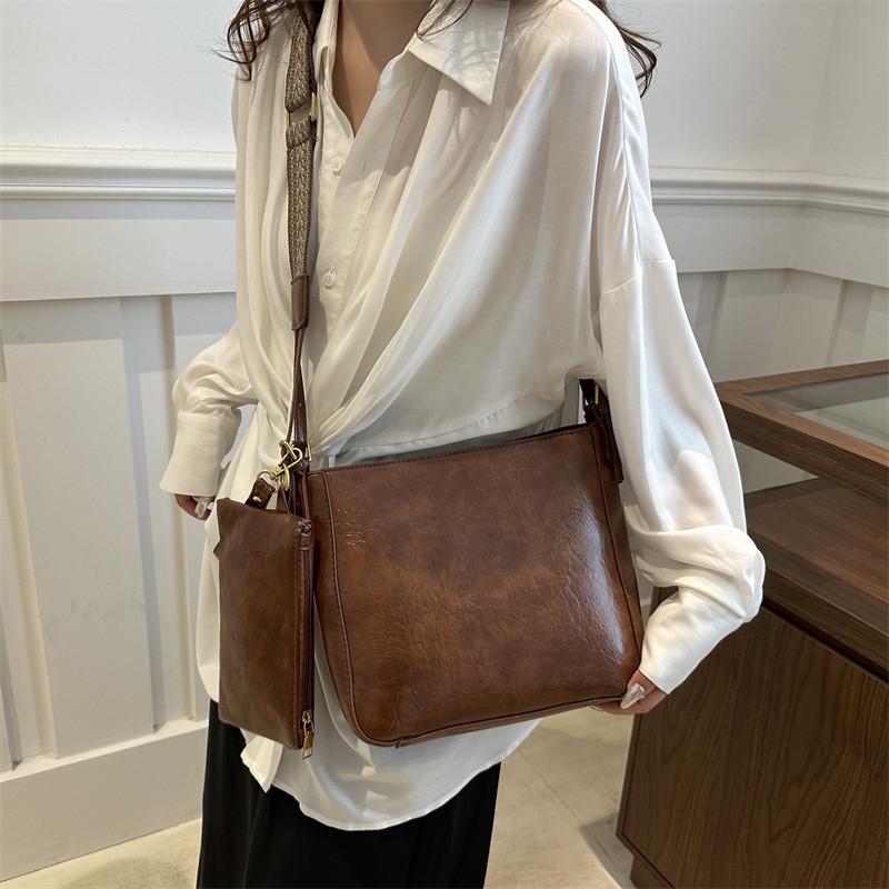 Urban Minimalist Pu Bucket Bag With Zipper Closure For Daily Use