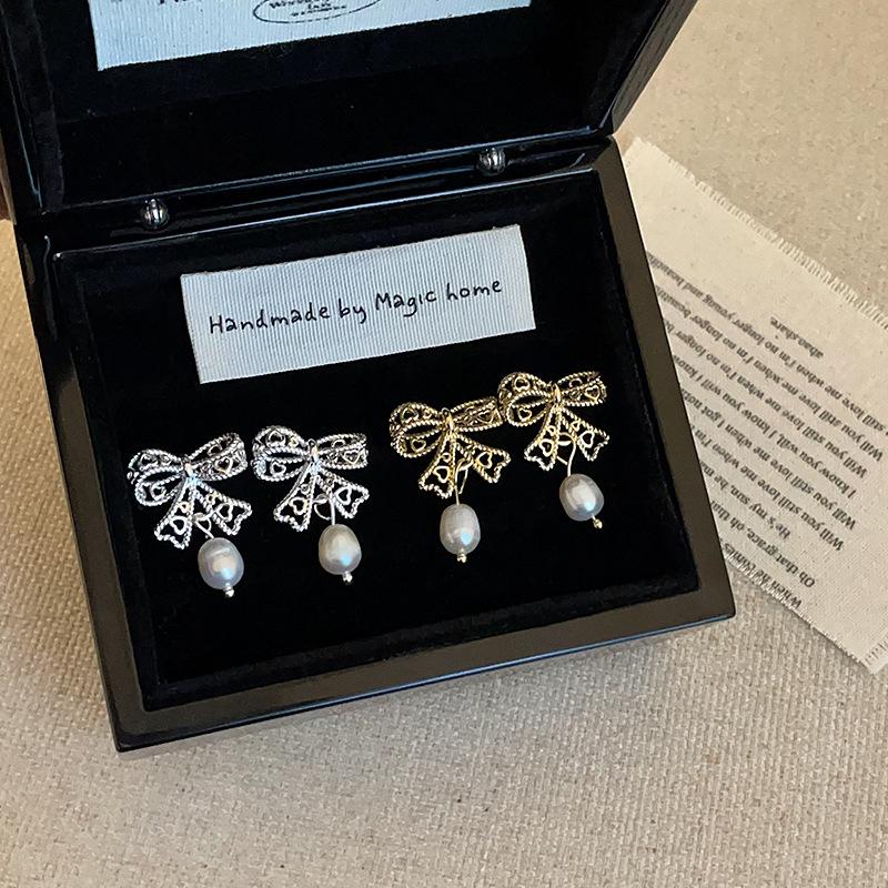 Empty Bow Love Freshwater Pearl Stud Earrings Women'S Light Luxury Retro Personality Fashion Elegant Versatile Earrings