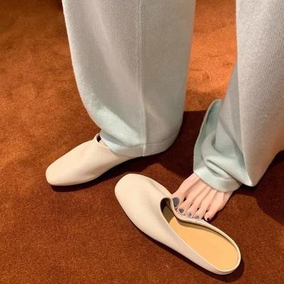 Mode 25 Neue Bequeme Ein-Fuß-Slipper Muller Baotou Halbschlepp Damenbekleidung High-End Flache Einzelpaare im Sommer