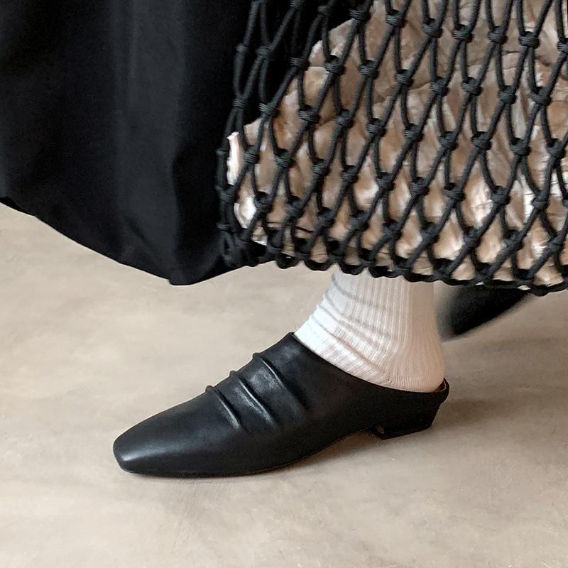 Fashion 2025 NEW Summer Women Mules Genuine Leather Women Shoes Cover Toe Shoes Squared Toe Low Heel Sandals Pleated Modern Slippers