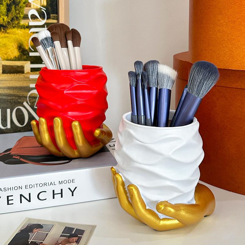 Creative Hand-Held Heart Makeup Brush Cylinder Home Storage Ornament Office Desktop Decoration Makeup Brush Organizer Gift