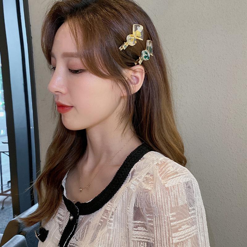 Crystal-Cut Acrylic Bobby Pins: Transparent Diamond Hair Clips for Autumn/Winter - Stylish Korean Accessories