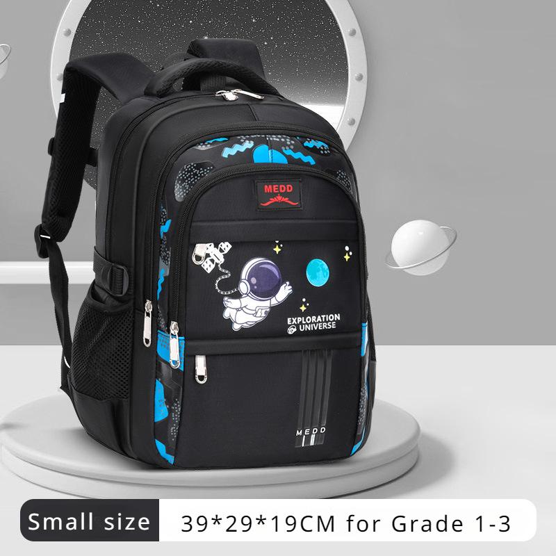 

Новый рюкзак для начальной школы с защитой позвоночника, легкие рюкзаки для уменьшения нагрузки для мальчиков 1, 3, 6–9 классов, высококачественная оксфордская водонепроницаемая сумка для книг S чёрный