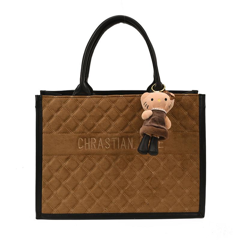 

Women s Large Capacity Fashionable Handbag - 2025 Autumn Trend, Versatile High-End Shoulder Bag Small without Pendant