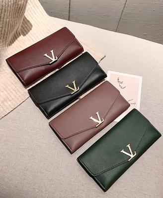 V-buckle Long Wallet