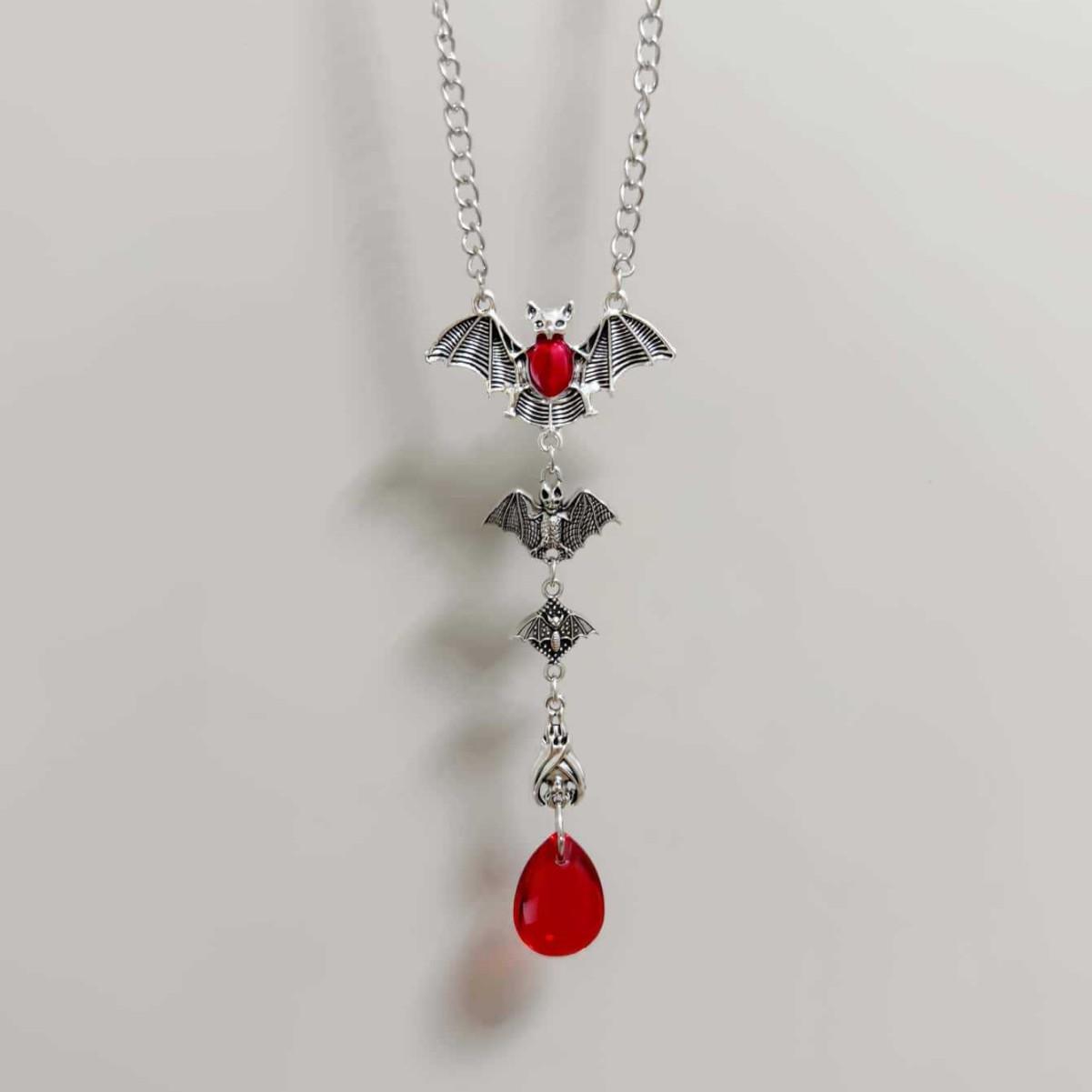

Gothic Exaggerated Sliver Color 4 Vampire Bats Red Teardrop Glass Crystal Pendant Necklace for Men Women Halloween Party Jewelry