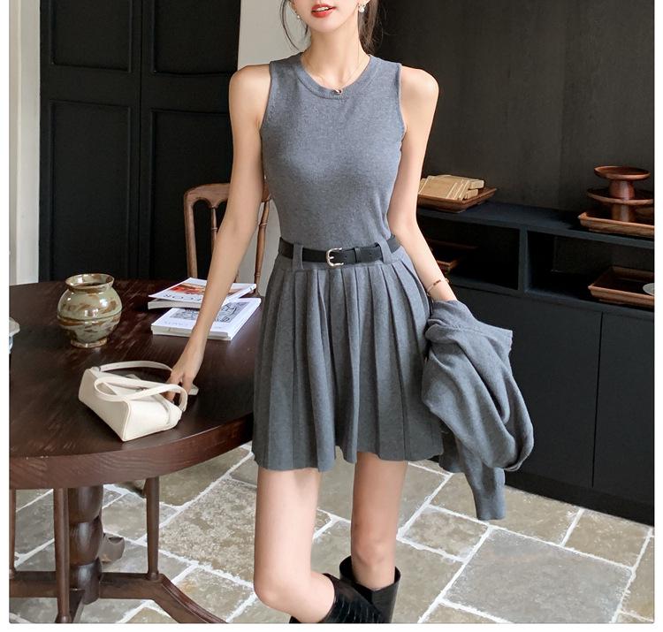 Dámský pletený kardigan a šaty set: Měkký Všestranný Podzimní/Zimní Dvoudílný Set s Svetrovým Kabátem s Kulatým Výstřihem a Plisovanými Špagetovými Šaty-Vestou