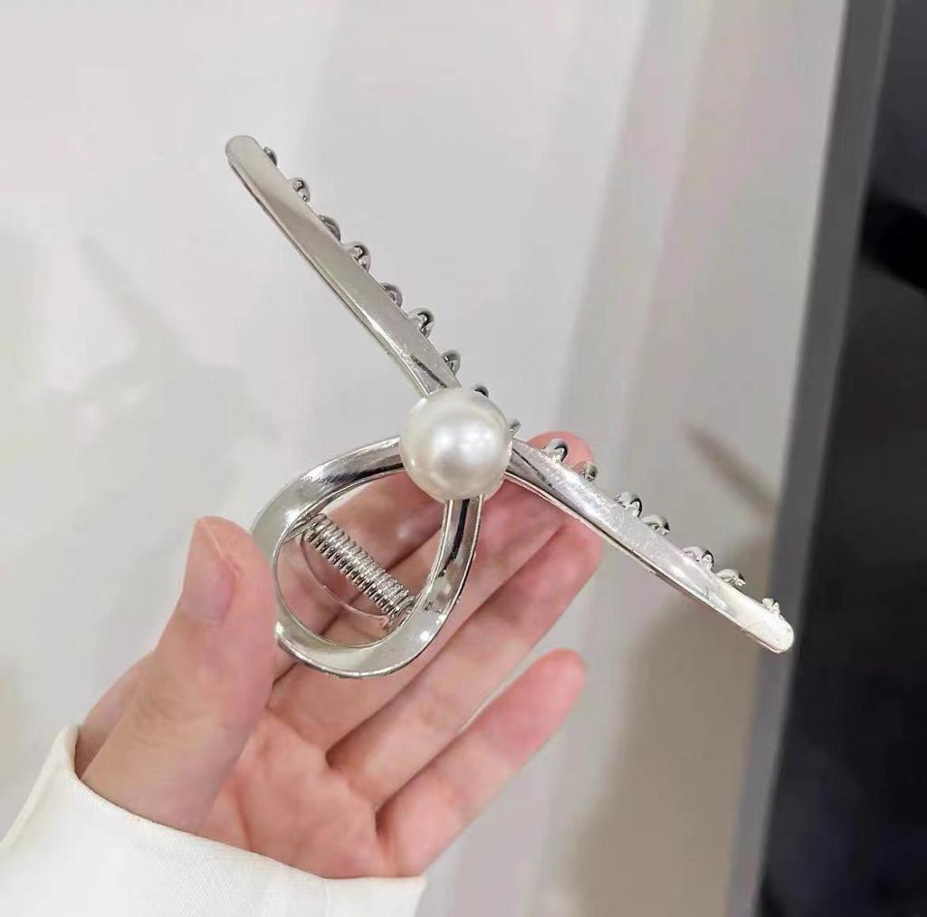 High-End Metal Shark Hair Clip - Elegant Hairpin Bow Accessory