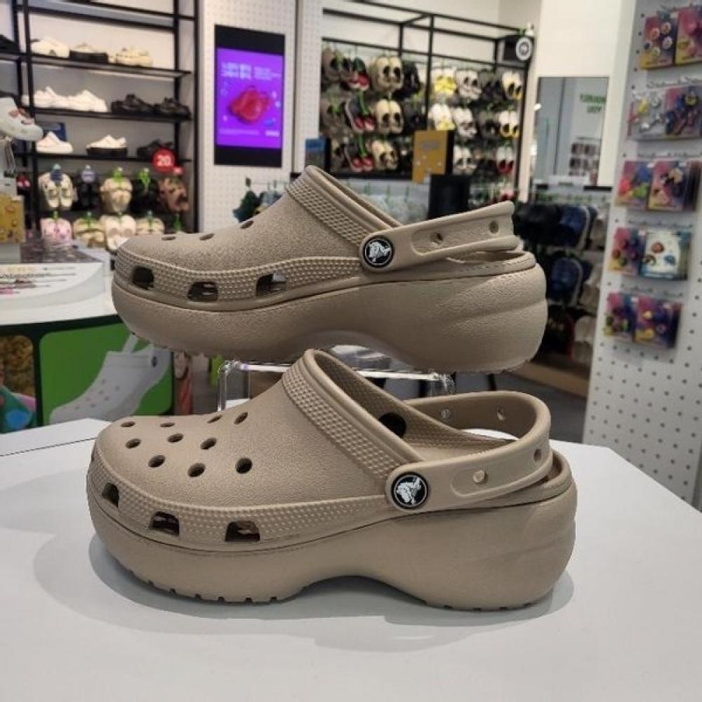 

CrocS ClaSSic Platform Clog Toff Women S 206750 214 Taupe/250