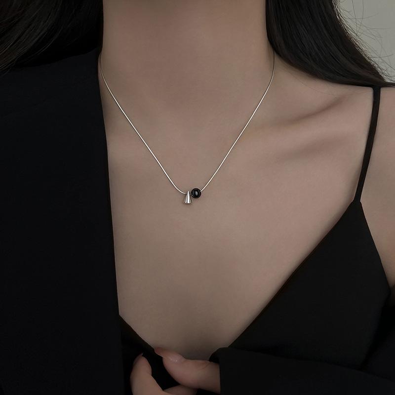 Black Bead Cone Pendant Necklace Women's 2024 New Niche Design Collarbone Chain Simple Light Luxury Design Neck Chain