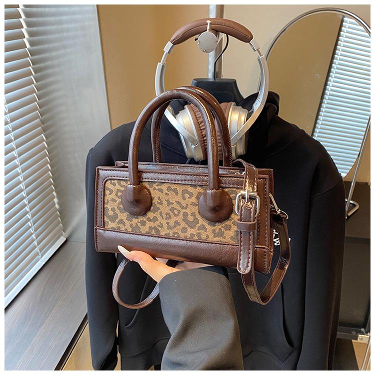 

Popular handbag bag women s autumn and winter new retro fashion small square bag high-end single shoulder oblique span bag